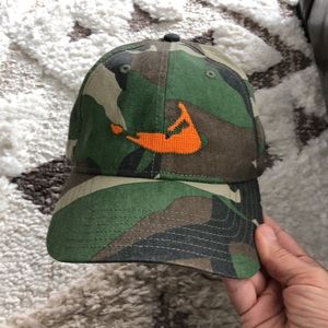 HARDING LANE NANTUCKET CAMO ADJUSTABLE HAT NEW ENGLAND THREADS EUC